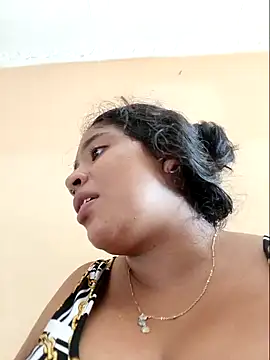 Snapshot of moncerrat_luna chatting on December 1, 8:09 pm moncerrat luna online show from December 1, 8:09 pm