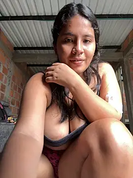 Snapshot of moncerrat_luna chatting on December 5, 8:22 pm moncerrat luna online show from December 5, 8:22 pm