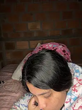 Snapshot of moncerrat_luna chatting on February 7, 1:11 pm moncerrat luna online show from February 7, 1:11 pm