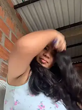 Snapshot of moncerrat_luna chatting on February 19, 1:39 pm moncerrat luna online show from February 19, 1:39 pm