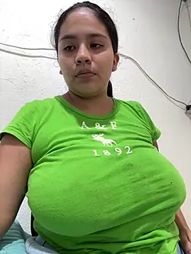 Snapshot of moncerrat_luna chatting on May 5, 8:39 pm moncerrat luna online show from May 5, 8:39 pm