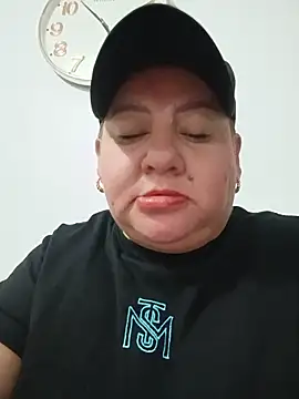 Snapshot of HORNY_MATURE25 chatting on May 26, 9:49 am HORNY MATURE25 online show from May 26, 9:49 am