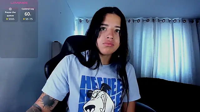 Snapshot of aliice_walker_ chatting on February 9, 2:54 pm aliice walker online show from February 9, 2:54 pm