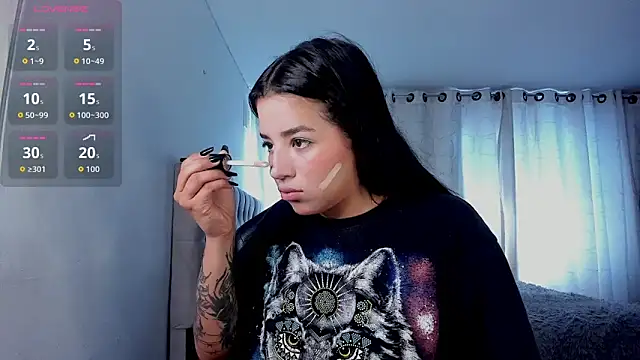 Snapshot of aliice_walker_ chatting on February 27, 1:55 pm aliice walker online show from February 27, 1:55 pm