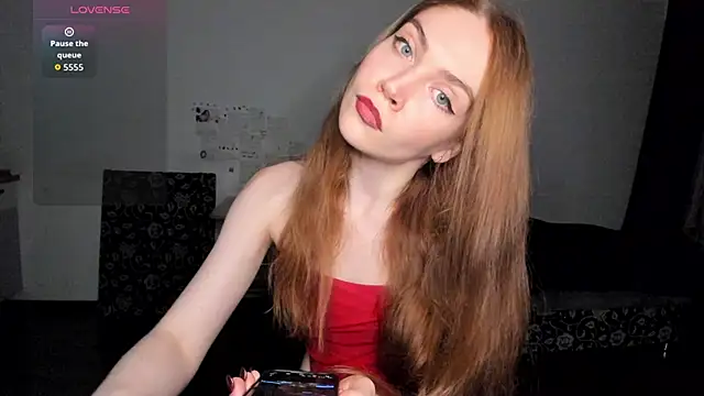 Snapshot of KitsuneRem chatting on September 9, 9:03 pm KitsuneRem online show from September 9, 9:03 pm