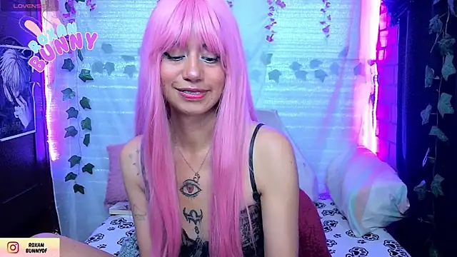Roxanbunny1 online show from April 15, 3:57 am