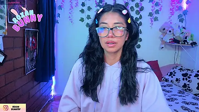 Roxanbunny1 online show from June 10, 2:45 am