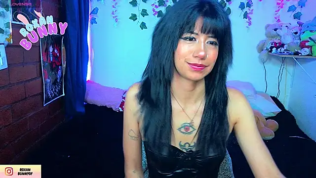 Snapshot of Roxanbunny1 chatting on July 8, 4:06 am Roxanbunny1 online show from July 8, 4:06 am