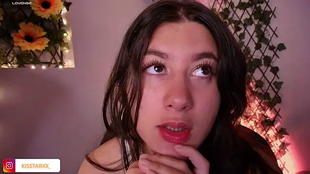kisstarxxx online show from April 21, 1:42 am