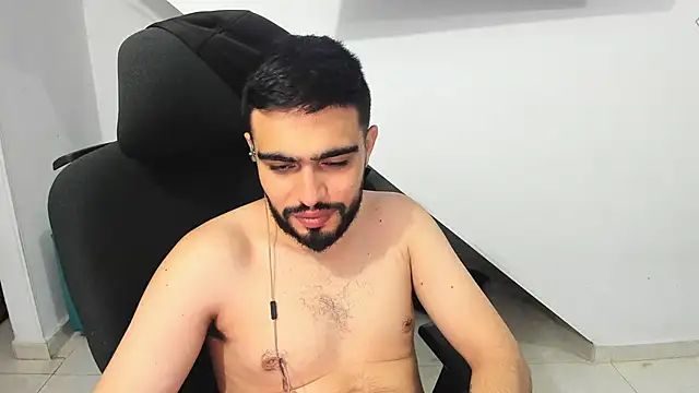 Snapshot of Lia-y-felipe chatting on May 25, 12:27 am Lia-y-felipe online show from May 25, 12:27 am