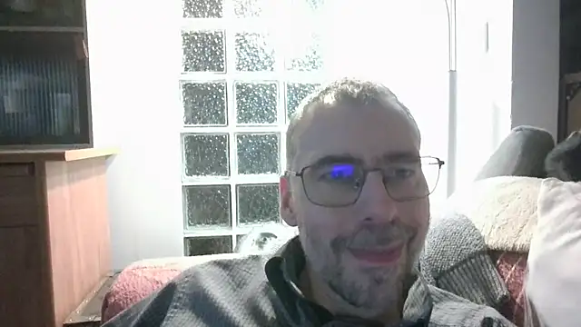 ptitcanard60600 online show from March 2, 9:43 pm