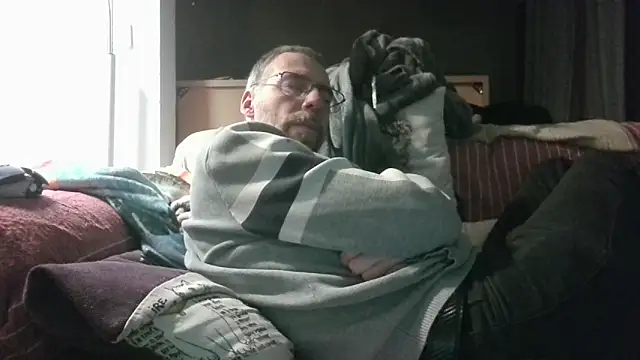 Snapshot of ptitcanard60600 chatting on March 30, 9:16 pm ptitcanard60600 online show from March 30, 9:16 pm