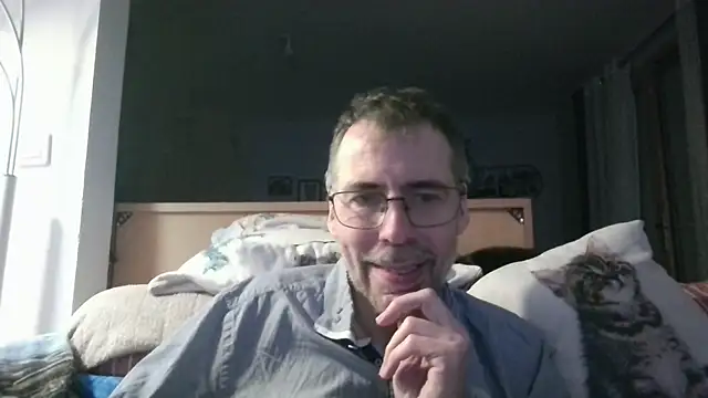 Snapshot of ptitcanard60600 chatting on April 7, 9:37 pm ptitcanard60600 online show from April 7, 9:37 pm