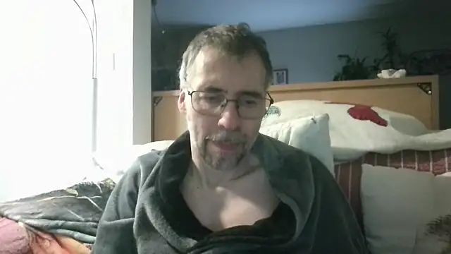 Snapshot of ptitcanard60600 chatting on April 17, 9:18 pm ptitcanard60600 online show from April 17, 9:18 pm