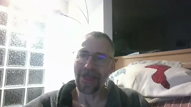 Snapshot of ptitcanard60600 chatting on April 30, 11:42 pm ptitcanard60600 online show from April 30, 11:42 pm