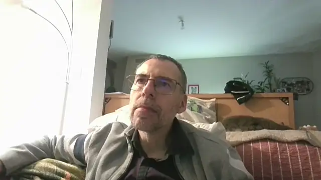 Snapshot of ptitcanard60600 chatting on May 6, 8:58 pm ptitcanard60600 online show from May 6, 8:58 pm
