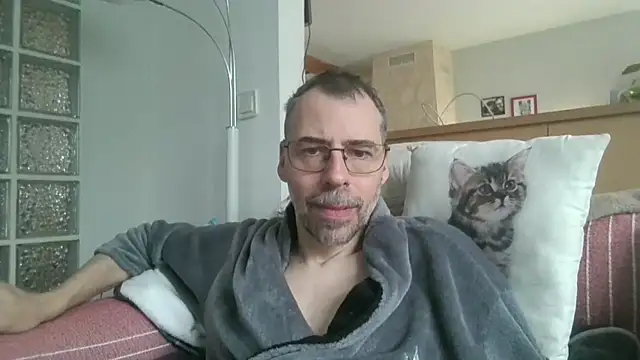 Snapshot of ptitcanard60600 chatting on May 14, 11:39 am ptitcanard60600 online show from May 14, 11:39 am
