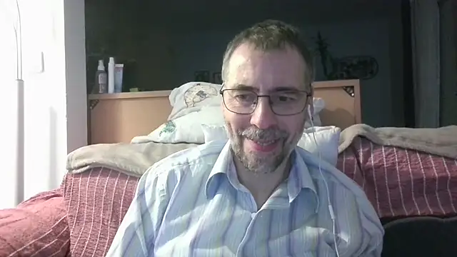 Snapshot of ptitcanard60600 chatting on June 5, 9:53 pm ptitcanard60600 online show from June 5, 9:53 pm