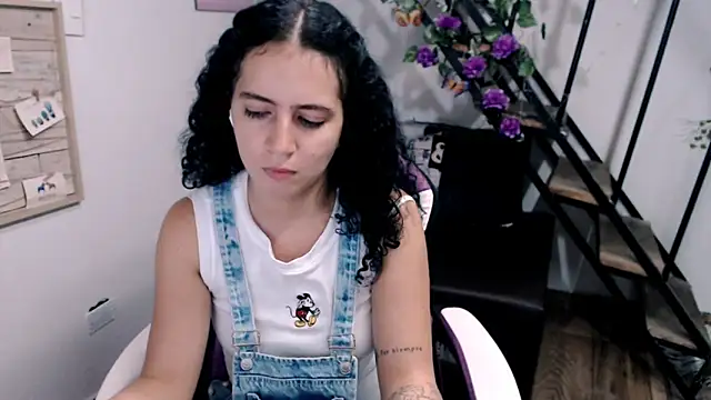 samantha baby  online show from February 5, 11:31 pm