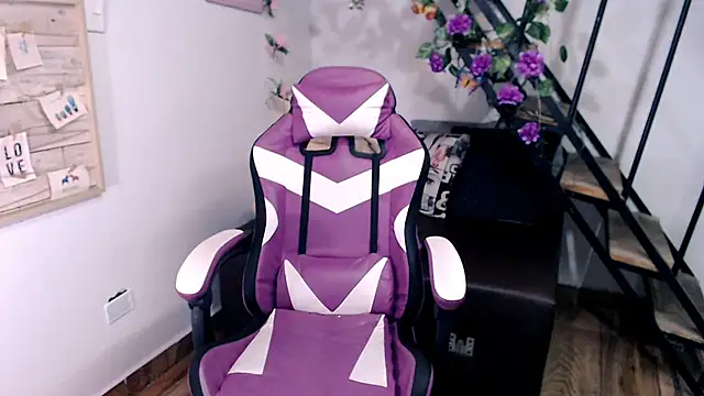 samantha baby  online show from March 27, 4:07 pm