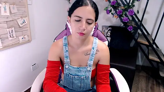 samantha baby  online show from April 4, 11:40 am