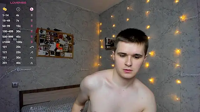 Snapshot of Mark_Bearcub chatting on February 12, 4:51 am Mark Bearcub online show from February 12, 4:51 am
