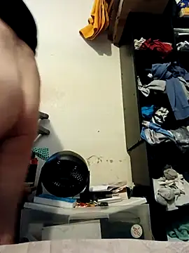 Snapshot of graham1980 chatting on February 18, 9:20 pm graham1980 online show from February 18, 9:20 pm