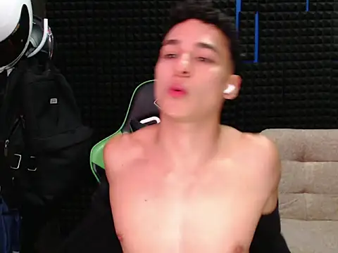 Curly Angel24 online show from October 4, 1:14 am