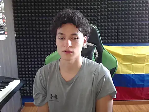 Snapshot of Curly_Angel24 chatting on August 2, 8:51 pm Curly Angel24 online show from August 2, 8:51 pm