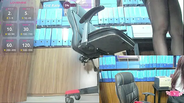 Snapshot of Office_Sexy chatting on May 20, 2:07 am Office Sexy online show from May 20, 2:07 am