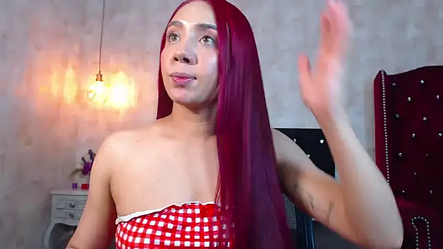 Snapshot of IsabelaLatina chatting on June 24, 5:17 am IsabelaLatina online show from June 24, 5:17 am