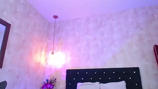 Snapshot of IsabelaLatina chatting on June 25, 5:12 am IsabelaLatina online show from June 25, 5:12 am