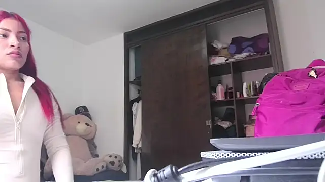 Snapshot of ari_sexy1 chatting on December 3, 5:44 pm ari sexy1 online show from December 3, 5:44 pm