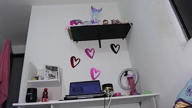 Snapshot of ari_sexy1 chatting on December 23, 3:48 am ari sexy1 online show from December 23, 3:48 am