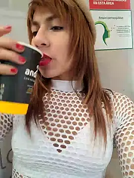 Snapshot of Evehampy chatting on February 16, 4:53 pm Evehampy online show from February 16, 4:53 pm