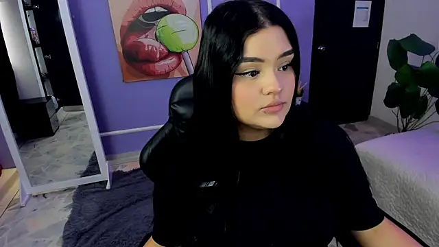 martinasaez online show from November 24, 8:30 pm