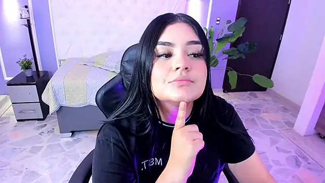 martinasaez online show from March 7, 1:30 pm