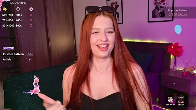 Snapshot of EleanorePeach chatting on May 8, 5:29 pm EleanorePeach online show from May 8, 5:29 pm