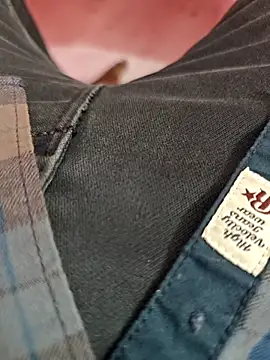 Snapshot of Newyork-couple chatting on January 13, 7:11 am Newyork-couple online show from January 13, 7:11 am