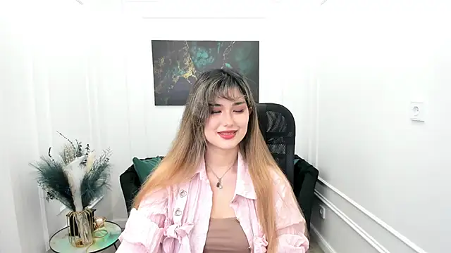 AnneTLi online show from May 22, 4:41 am
