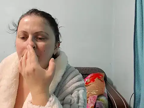 Snapshot of Lillian2 chatting on December 8, 2:41 pm Lillian2 online show from December 8, 2:41 pm