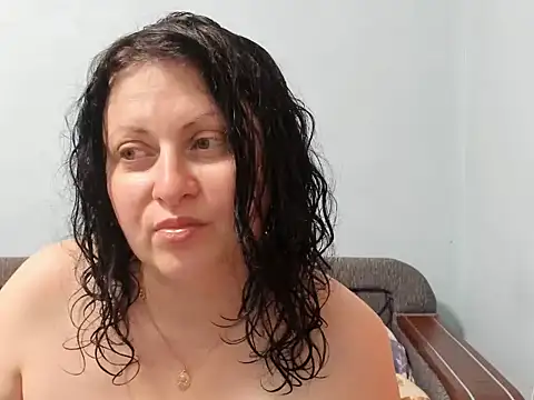 Snapshot of Lillian2 chatting on December 27, 1:43 am Lillian2 online show from December 27, 1:43 am