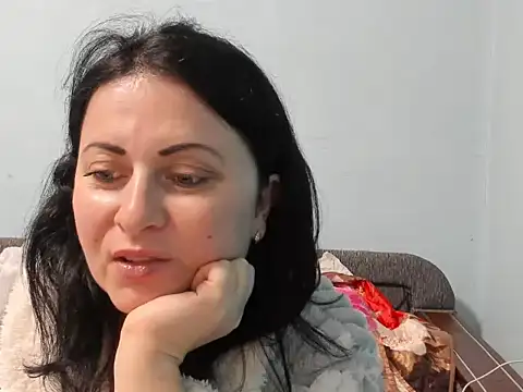 Snapshot of Lillian2 chatting on January 3, 6:11 am Lillian2 online show from January 3, 6:11 am