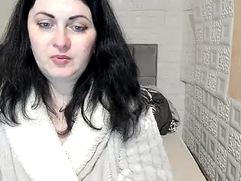 Snapshot of Lillian2 chatting on February 19, 9:36 pm Lillian2 online show from February 19, 9:36 pm