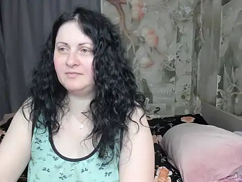 Lillian2 online show from March 15, 7:53 pm