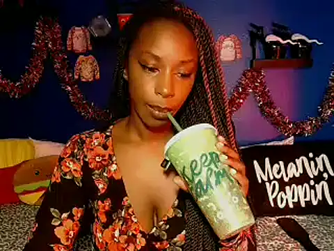 Snapshot of aliviab chatting on December 12, 10:24 am aliviab online show from December 12, 10:24 am