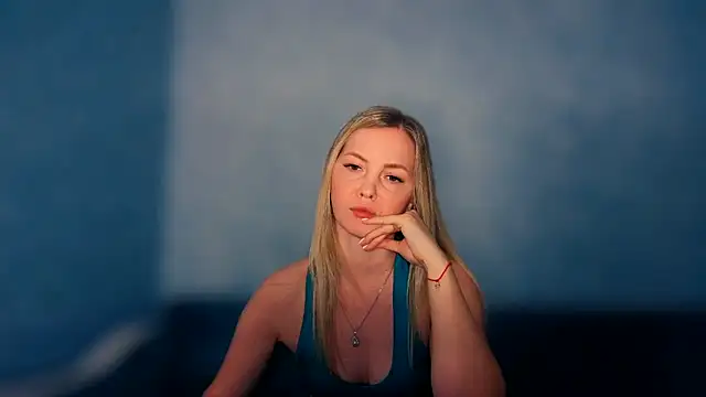 iam Venus online show from April 20, 5:05 pm