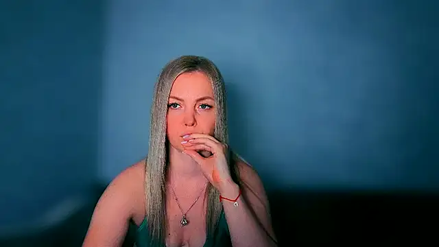 iam Venus online show from April 24, 3:47 pm