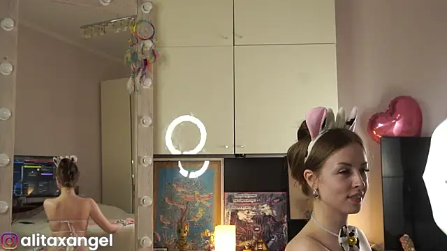 Snapshot of AlitaXAngelic chatting on April 24, 3:25 pm AlitaXAngelic online show from April 24, 3:25 pm