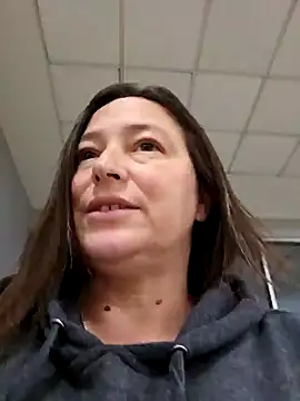 Snapshot of angelbaby1998 chatting on December 23, 3:18 am angelbaby1998 online show from December 23, 3:18 am